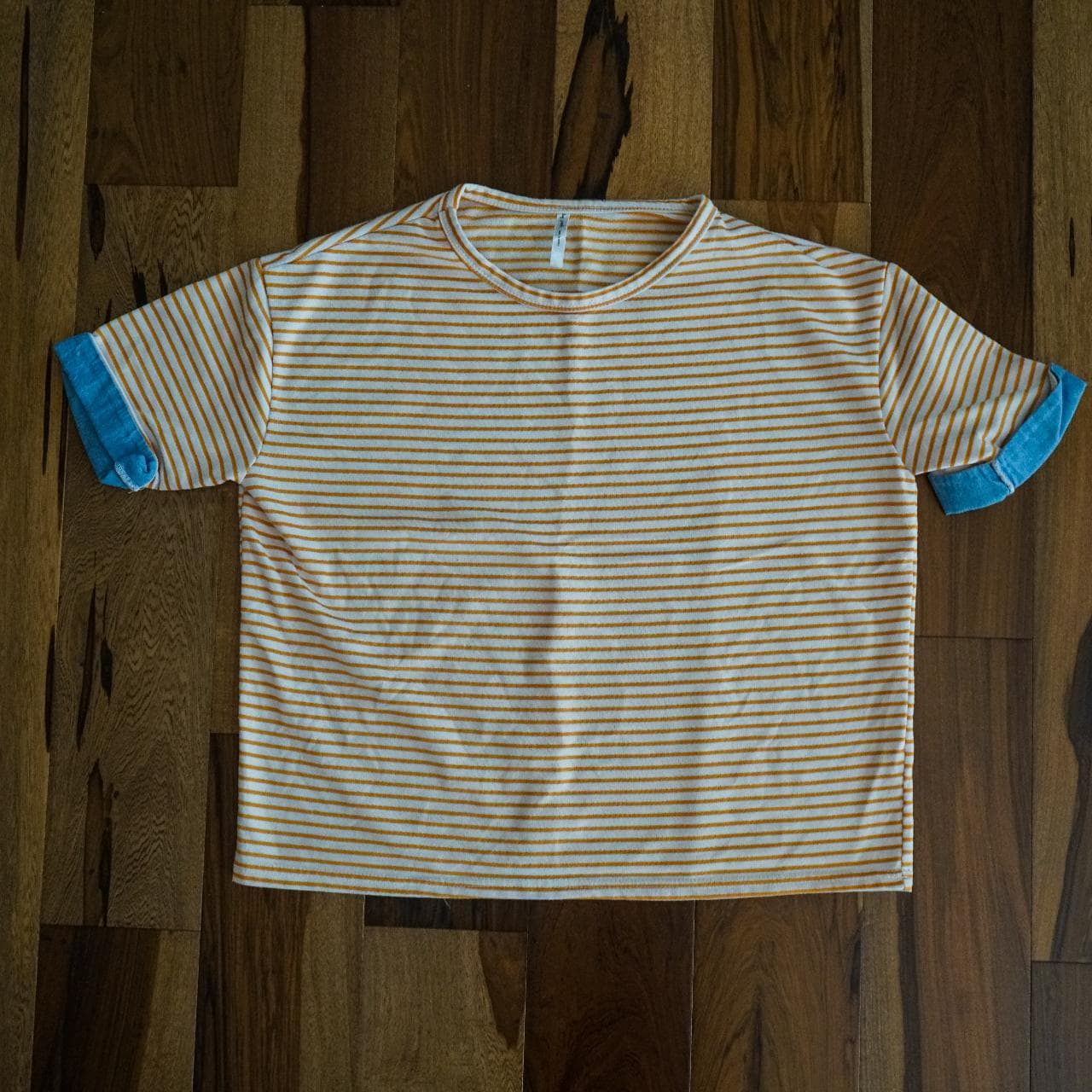 Chambray and striped oversized cropped shirt in yellow and white. One size fits all 🐠 - Thumbnail 2