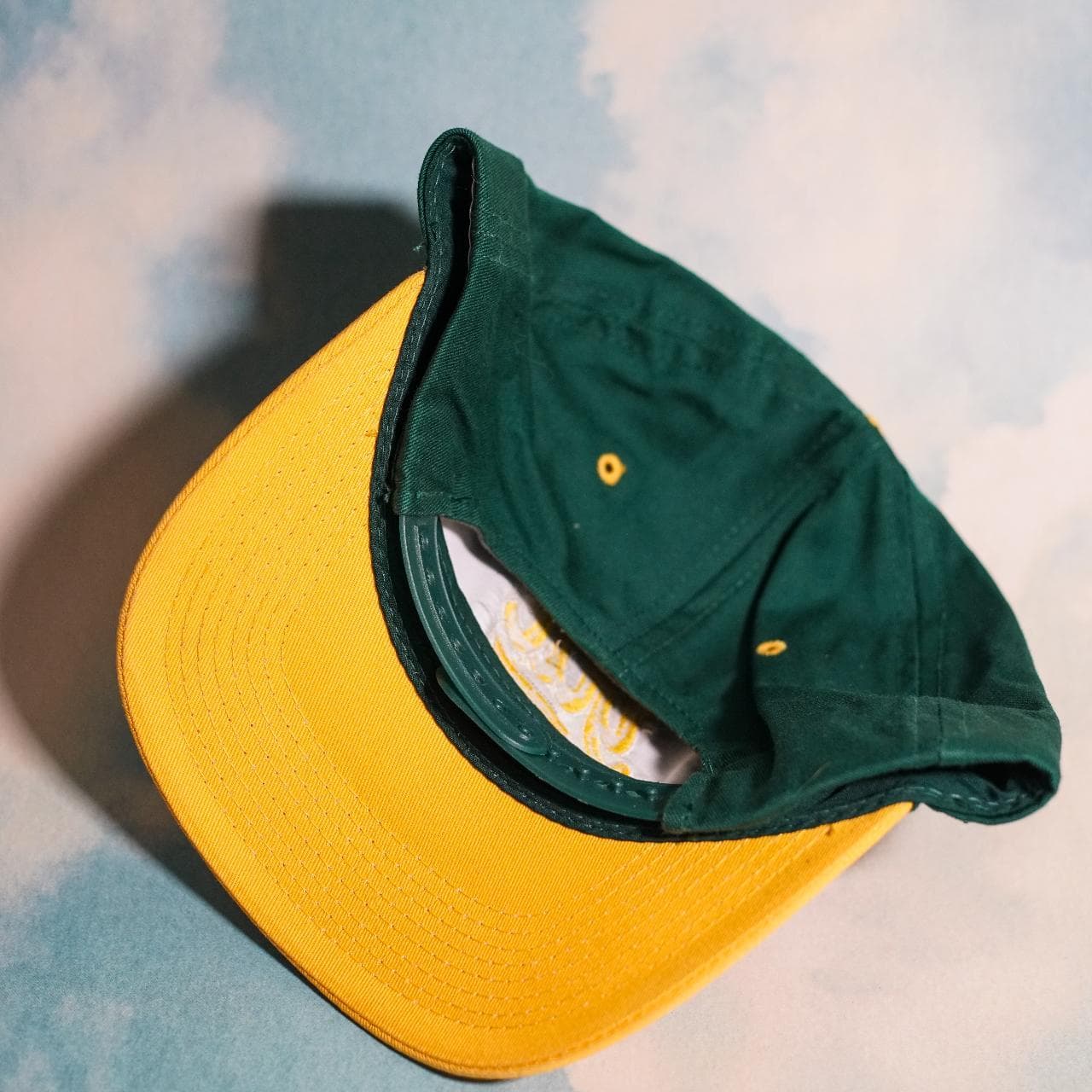 Green and yellow vintage snapback with "yac" on front. Features yellow under brim and adjustable snapback closure 🧢 - Thumbnail 3