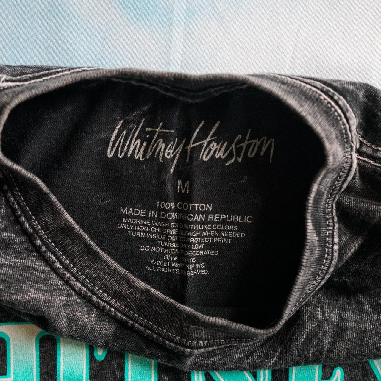 Whitney Houston graphic tee in vintage stone-washed black. Features full-color graphic on the front. Size adult small 🎤 #RNB #bandtee #concertee - Thumbnail 2