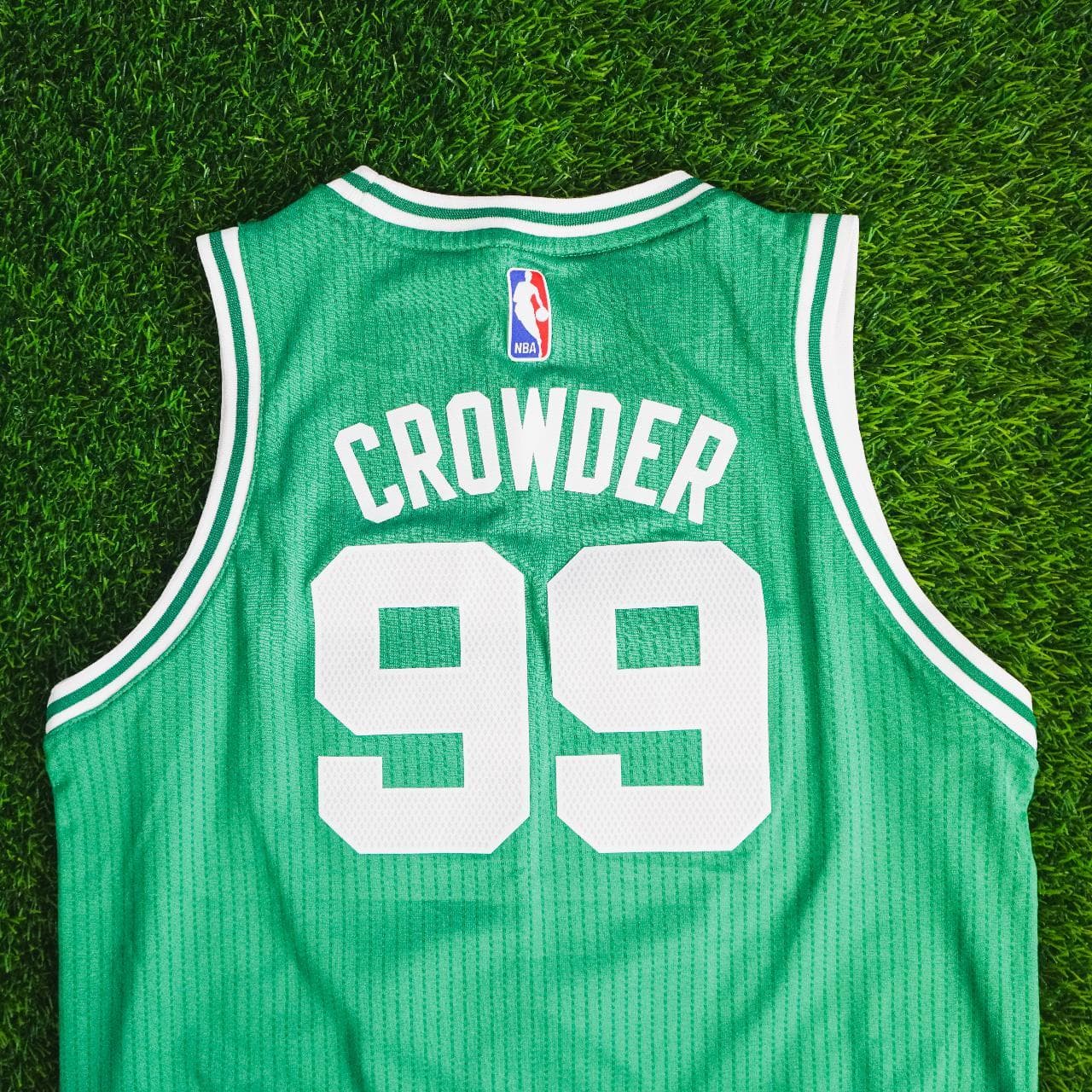 #NBA Jae Crowder #BostonCeltics mesh jersey in green and white. Features logos, name, and number on front and back. Made by #Adidas Size kid's large ☘️ Fits like a women's medium/men's small. - Thumbnail 4
