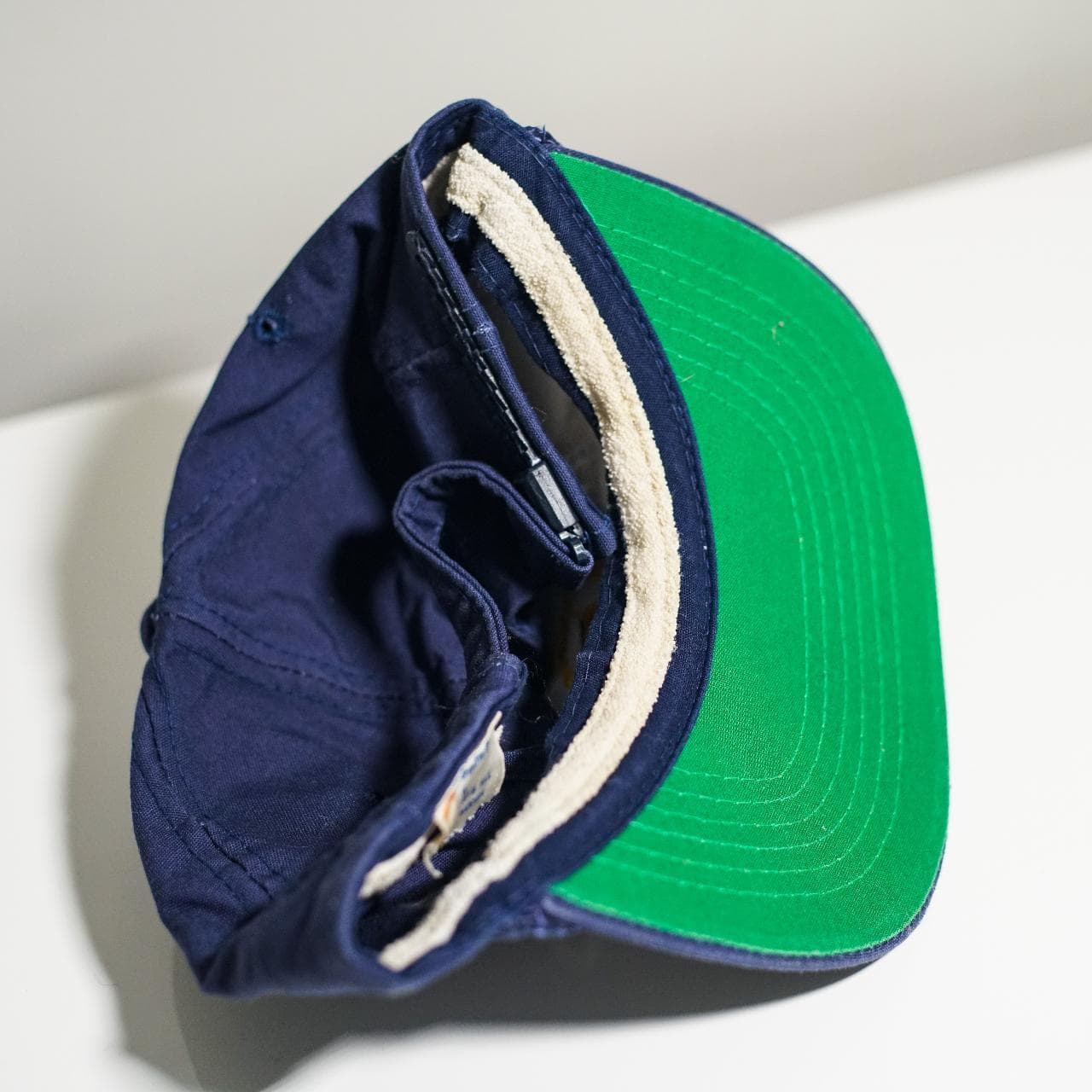 Vintage US Secret Service hat from 1988. Super rare hat features a green under brim and OG slide closure. 30+ year old item. Shows sign of age. One size fits all 🔫 - Thumbnail 2
