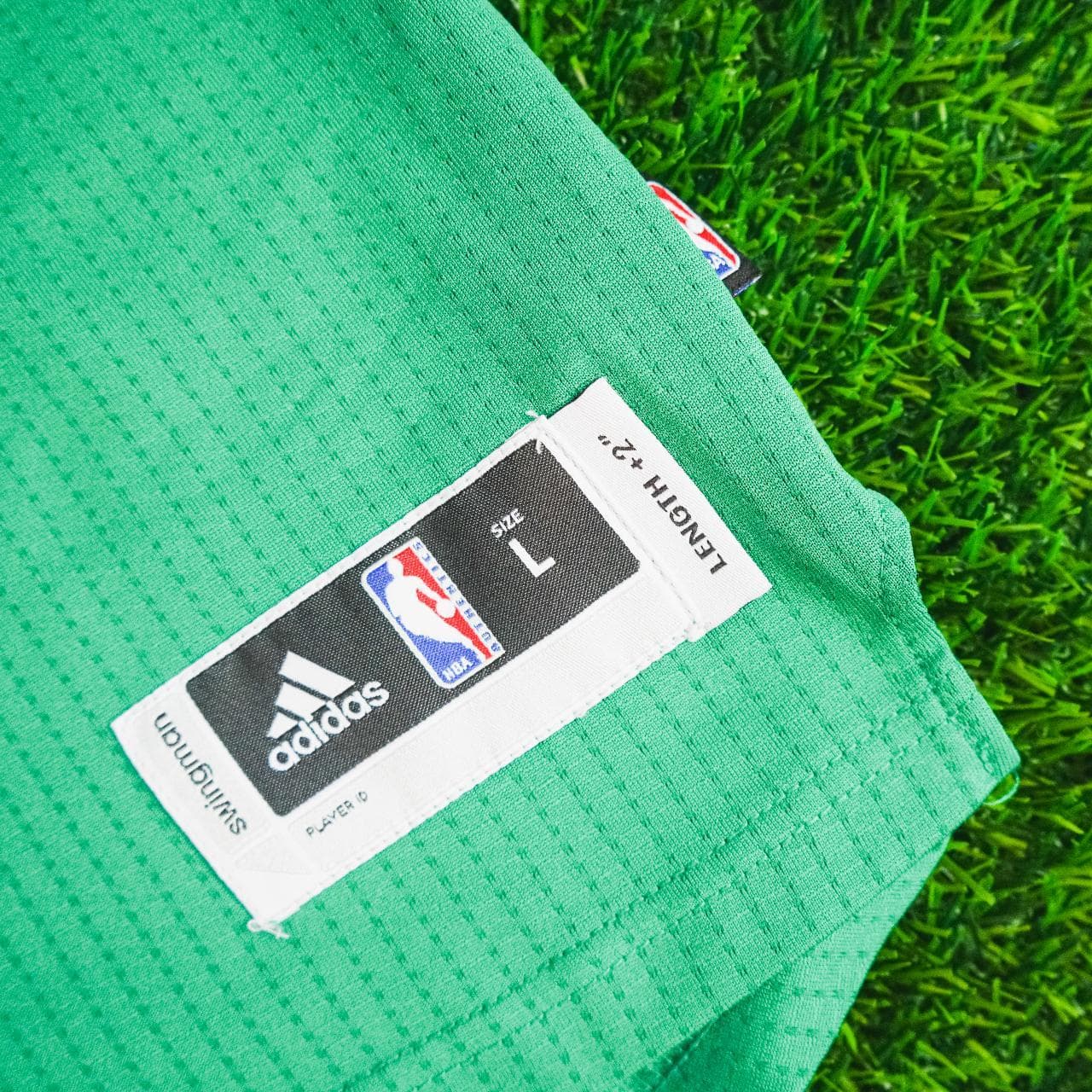 #NBA Jae Crowder #BostonCeltics mesh jersey in green and white. Features logos, name, and number on front and back. Made by #Adidas Size kid's large ☘️ Fits like a women's medium/men's small. - Thumbnail 2