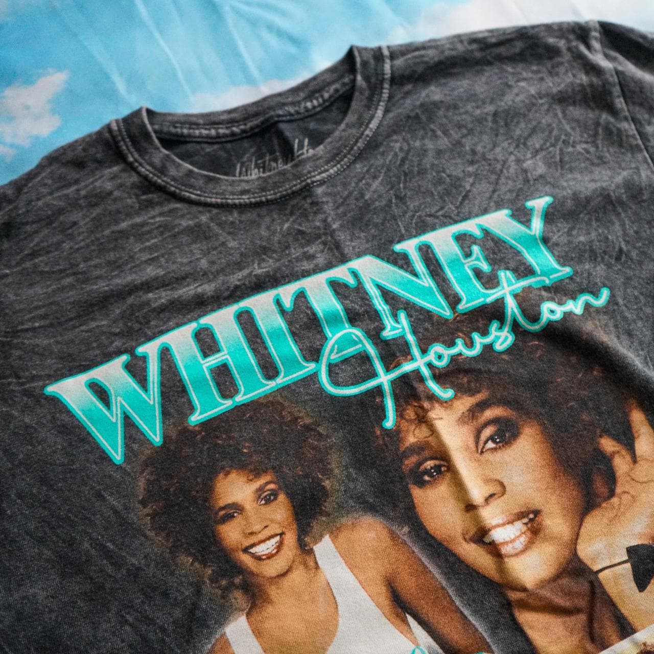 Whitney Houston graphic tee in vintage stone-washed black. Features full-color graphic on the front. Size adult small 🎤 #RNB #bandtee #concertee