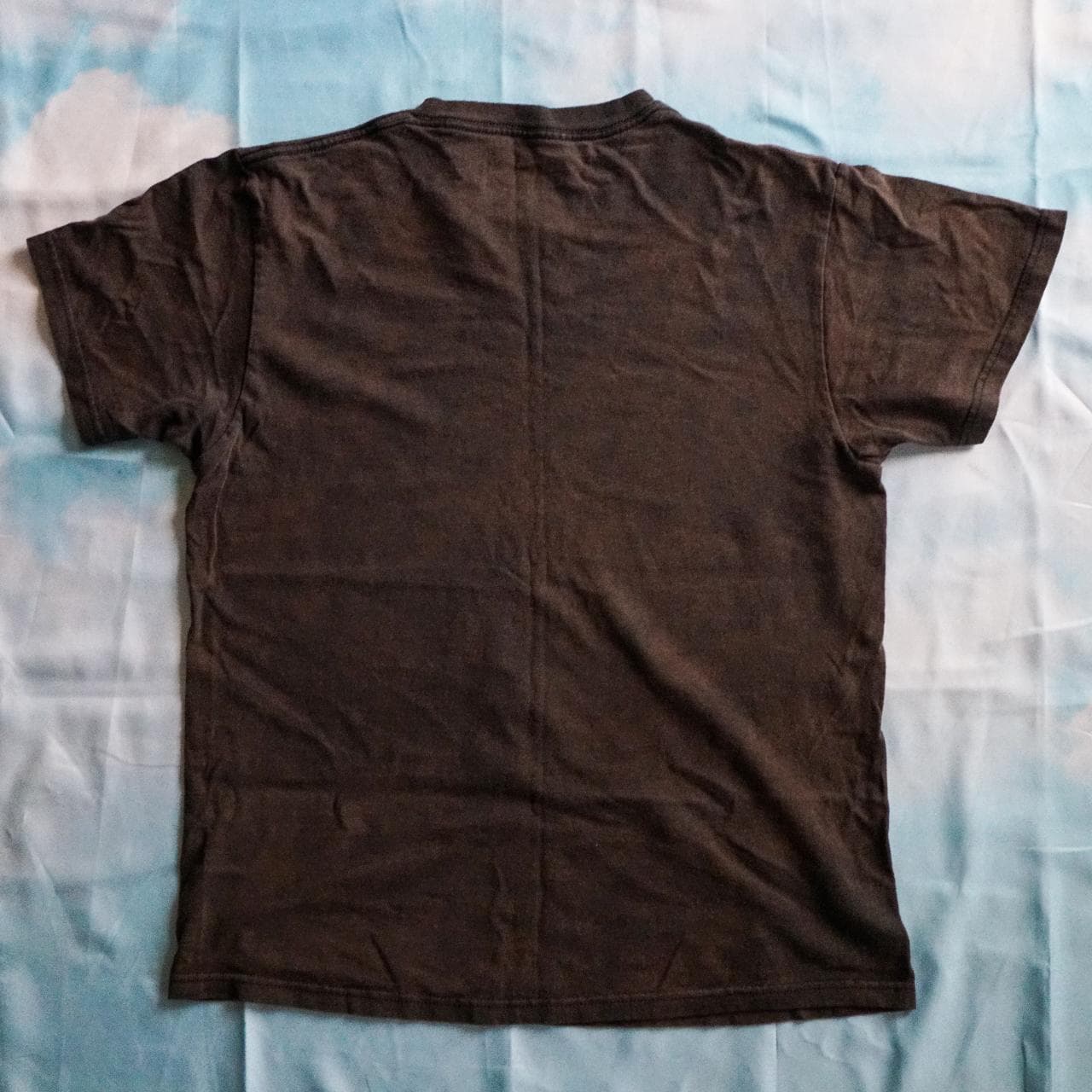 Justice League tee in bleached black. Features full-color graphic on front. The screenprint shows cracking from age but is still quite vibrant. Size adult medium. #comics #superhero - Thumbnail 3