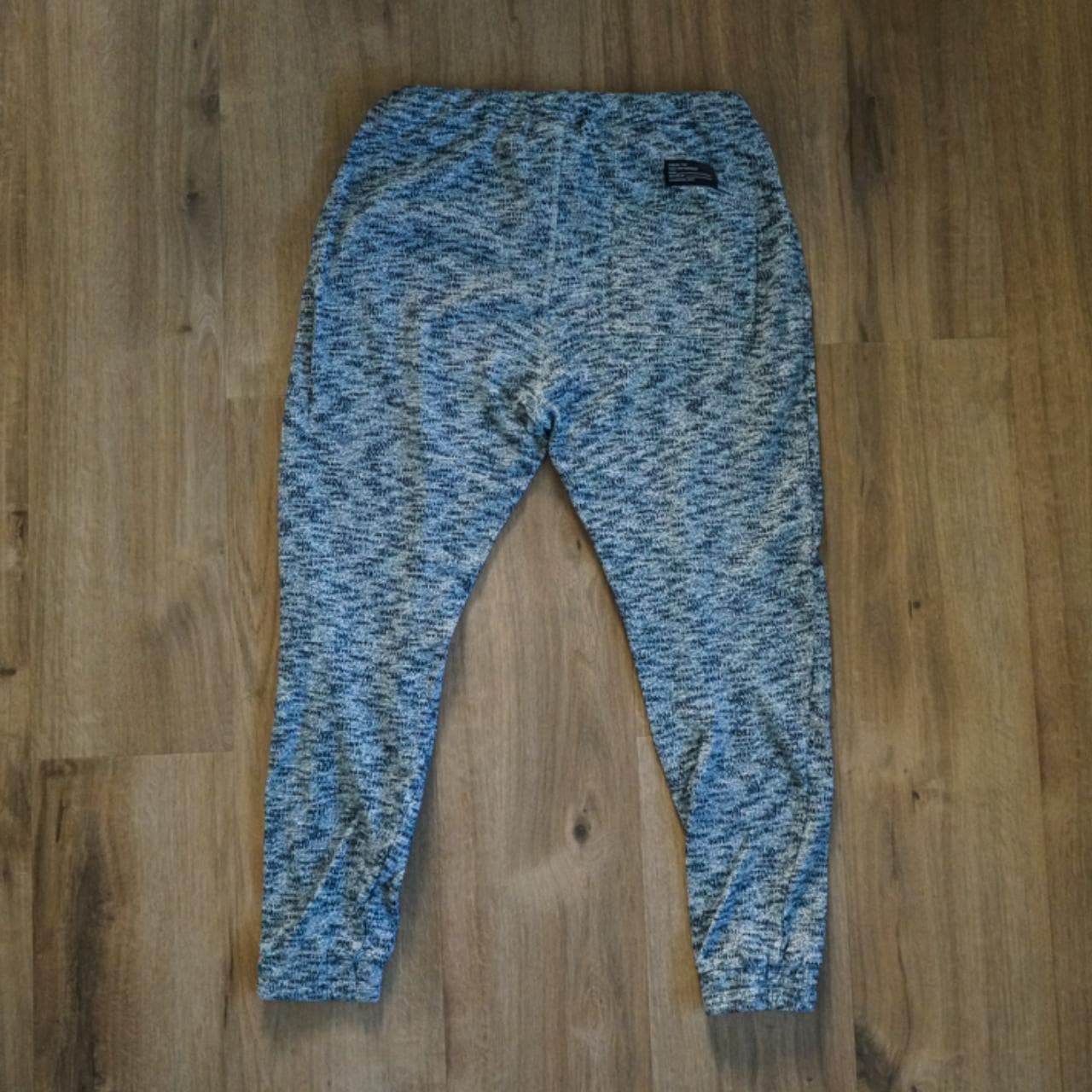 #Publish sweatpants with adjustable drawstring in navy and gray heather. Logo on front right pocket and patch on back right. Woven stretchable fabric with elastic drawstring and ankles. Men's size 30. #cozy - Thumbnail 3