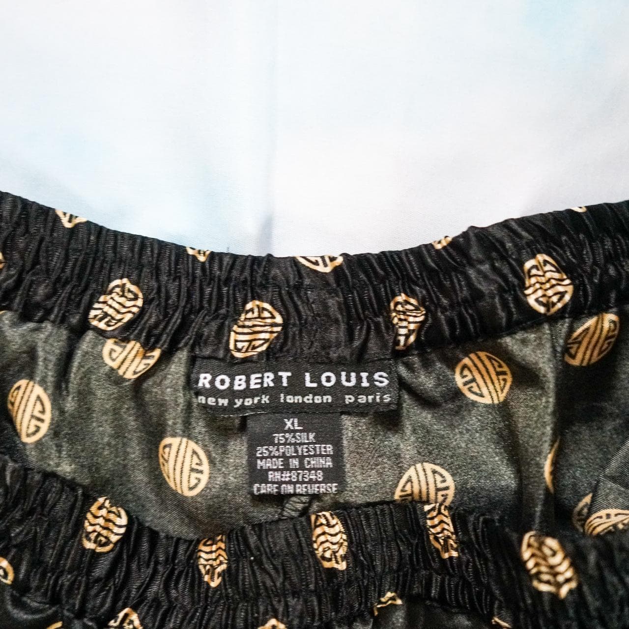 Robert Louis silk pajama pants in black and gold. Size XL 🌙 - Thumbnail 2