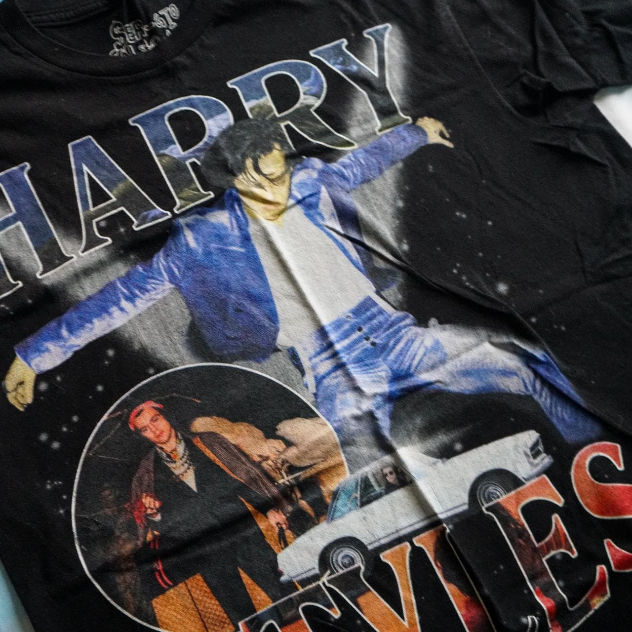 Sergio Calabasas Harry Styles tee in black with a full-color graphic on the front. Size adult large 🎒 #OneDirection #TourMerch - Thumbnail 2