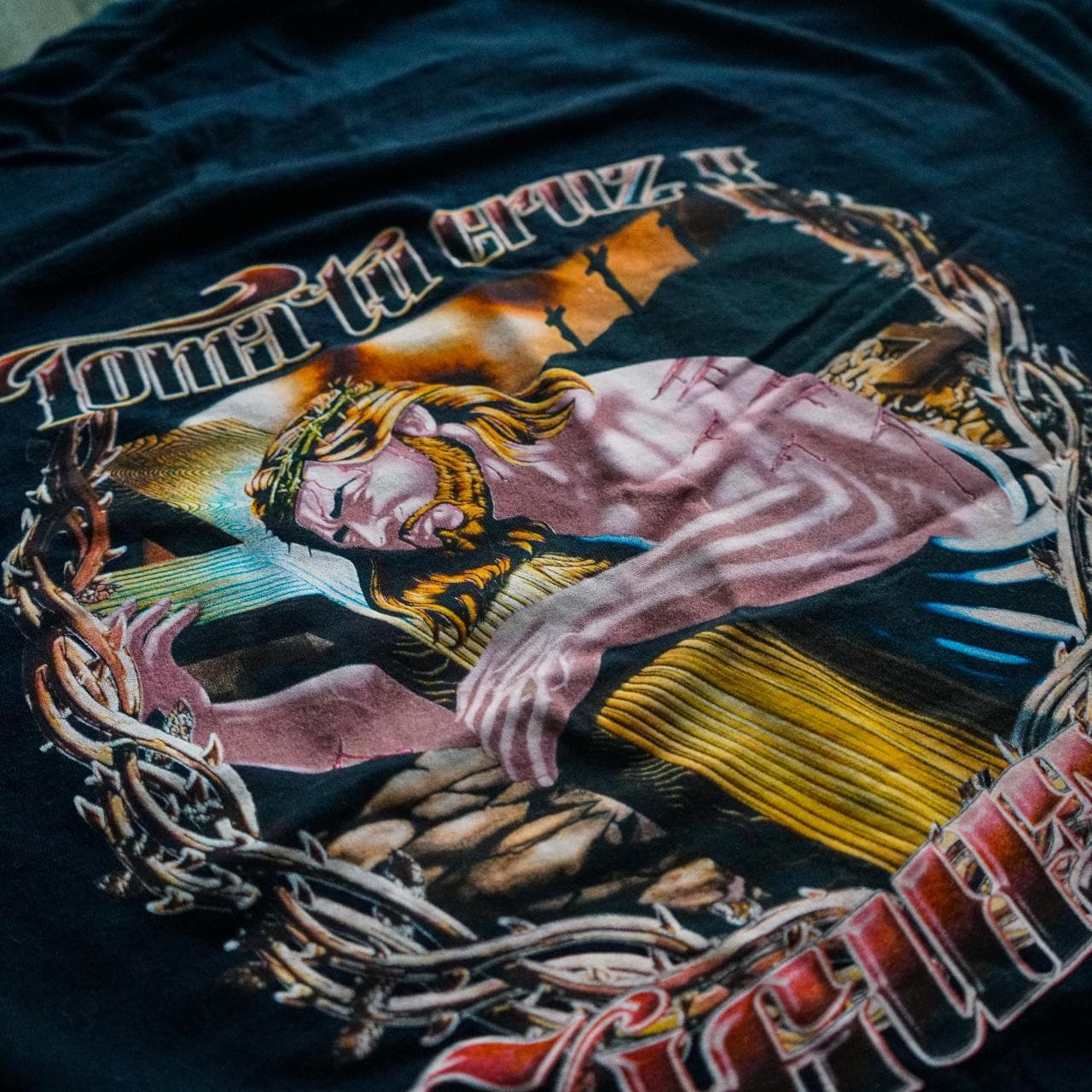 Religious "Take Up Your Cross and Follow Me" Spanish tee in XL. Tomar tu cruz y sigueme. Full-color #Jesus graphic on the back. - Thumbnail 2
