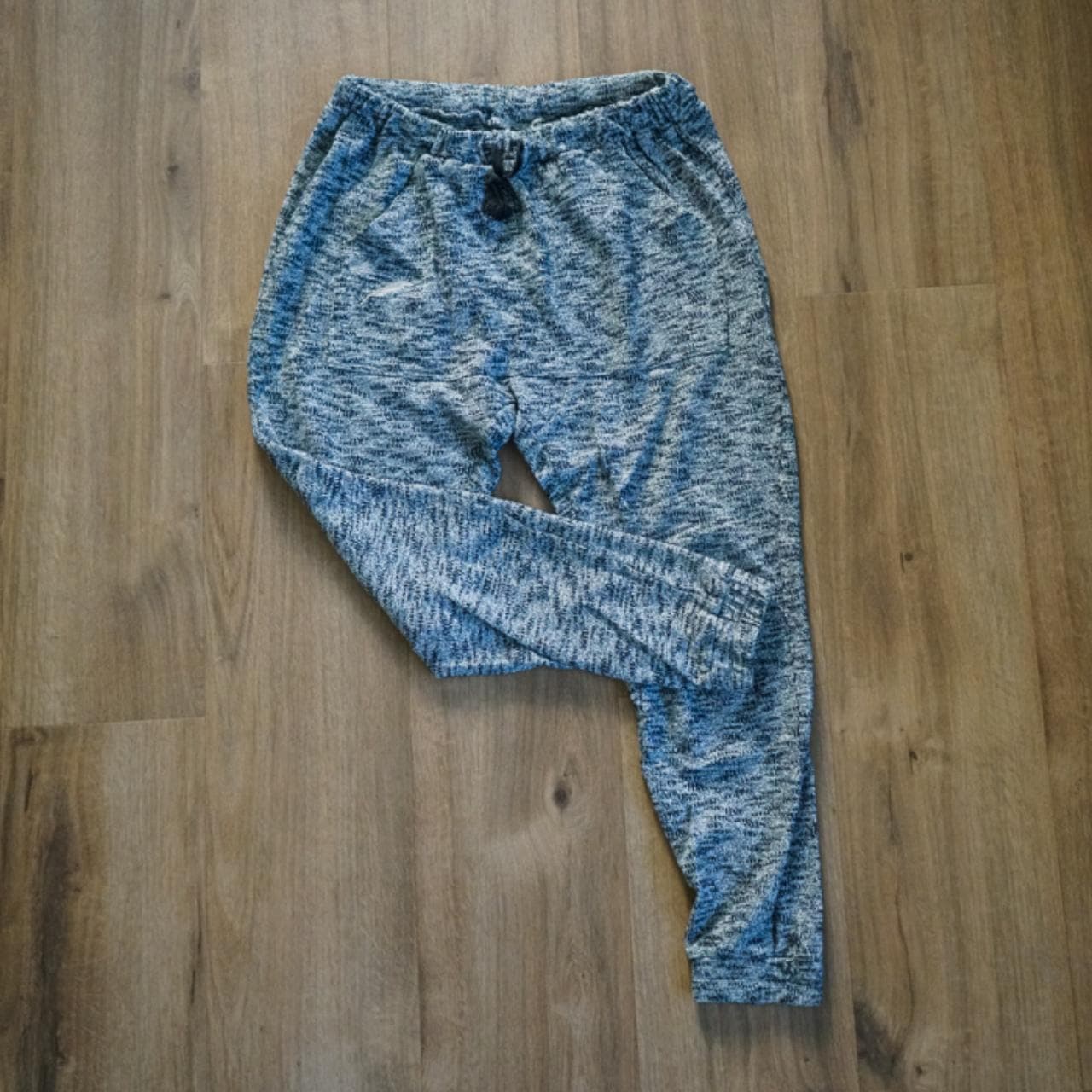 #Publish sweatpants with adjustable drawstring in navy and gray heather. Logo on front right pocket and patch on back right. Woven stretchable fabric with elastic drawstring and ankles. Men's size 30. #cozy