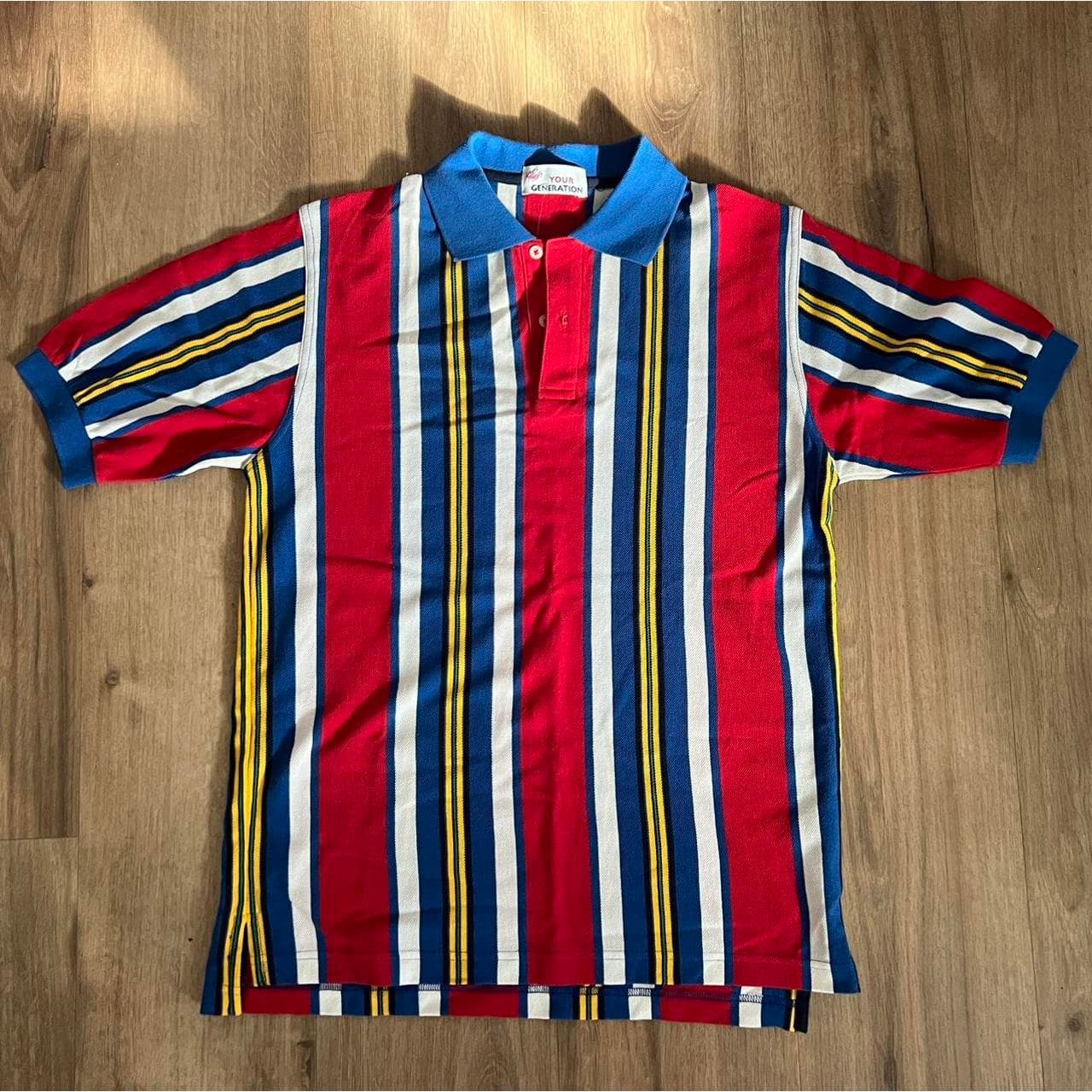 Lord and Taylor striped polo in top condition. Stripes feature blue, red, yellow and white. Size men's small 👕