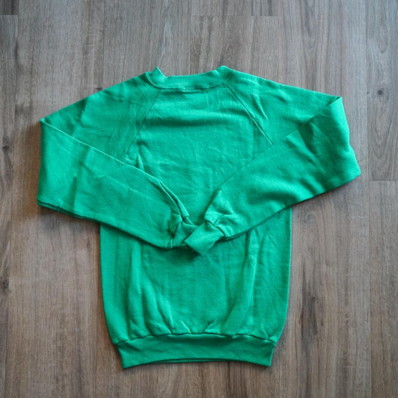 Operation Desert Storm, vintage military crewneck in kelly green. The sweatshirt features full-color graphics on the front. Size adult small 🎙 - Thumbnail 4