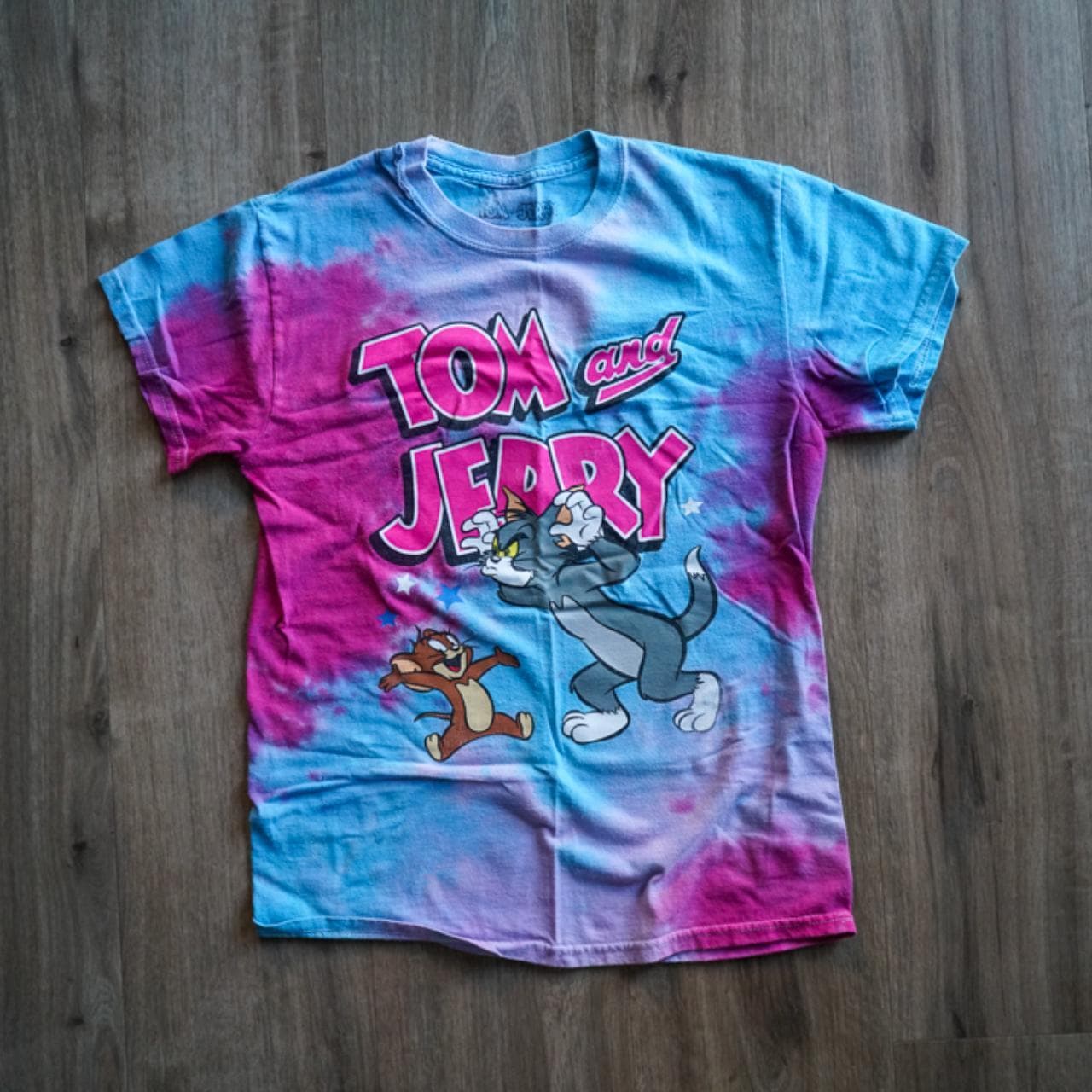 Tom and Jerry #tiedye tee in blue and pink. Full-color graphic on the front. Size adult small 🐀