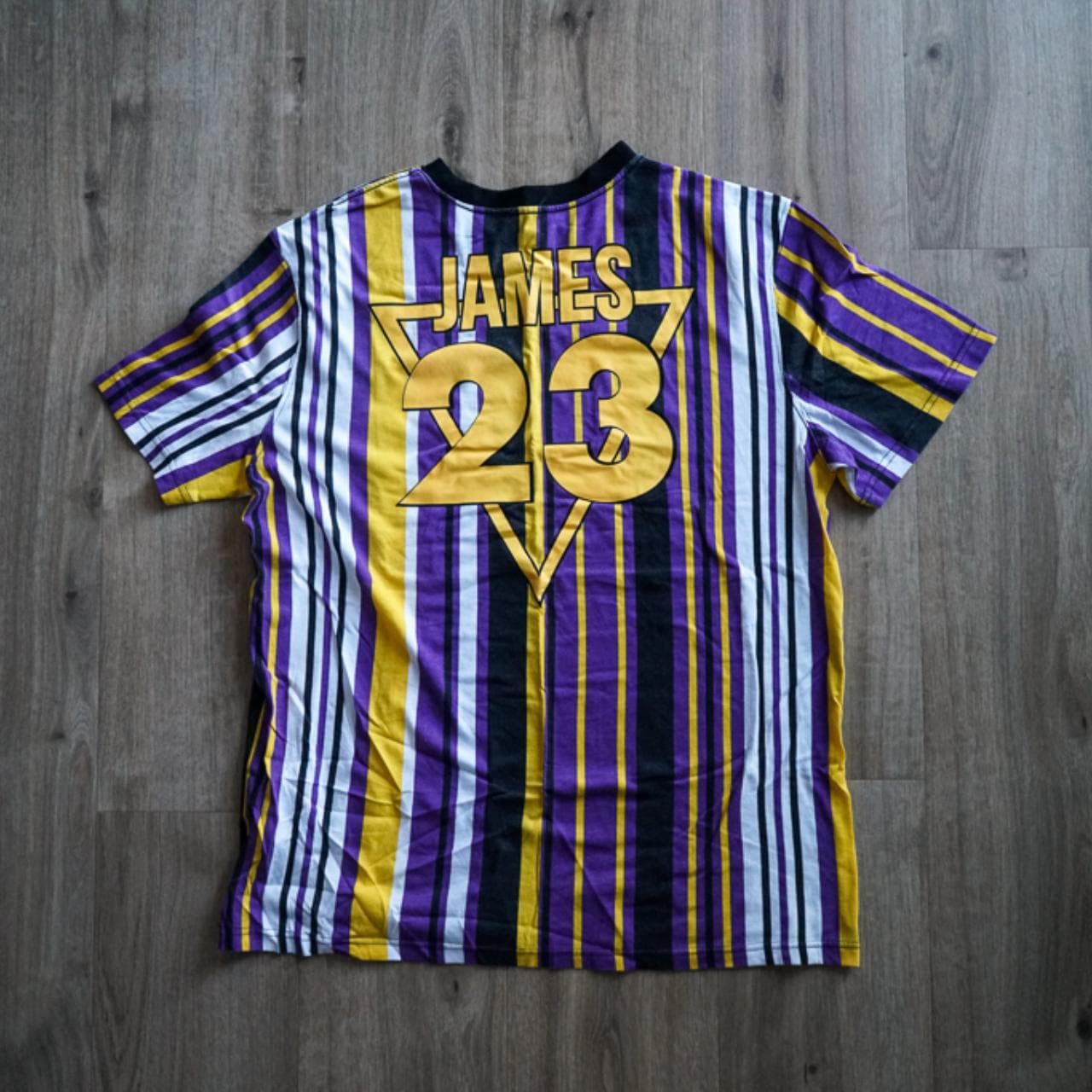 Lebron James #Lakers tee in multi-stripe. Size adult medium. #NBA 🏀