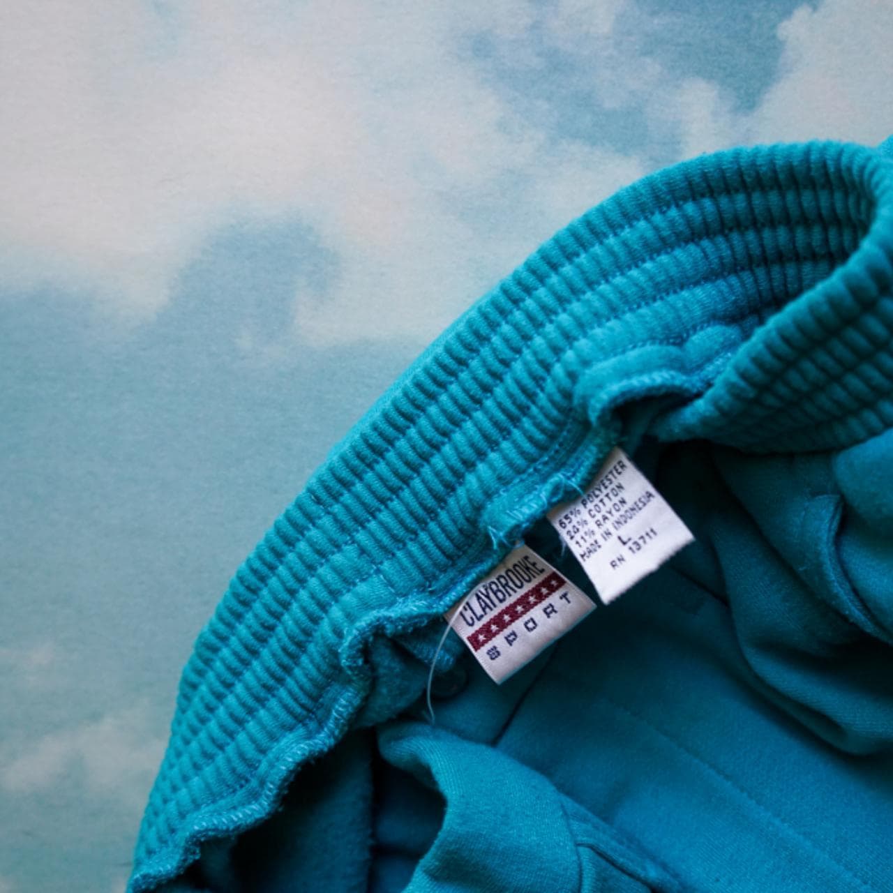 #Vintage 90s structured Claybrooke sweatpants in teal. The pants feature pockets throughout. Size adult large 🐬 - Thumbnail 2
