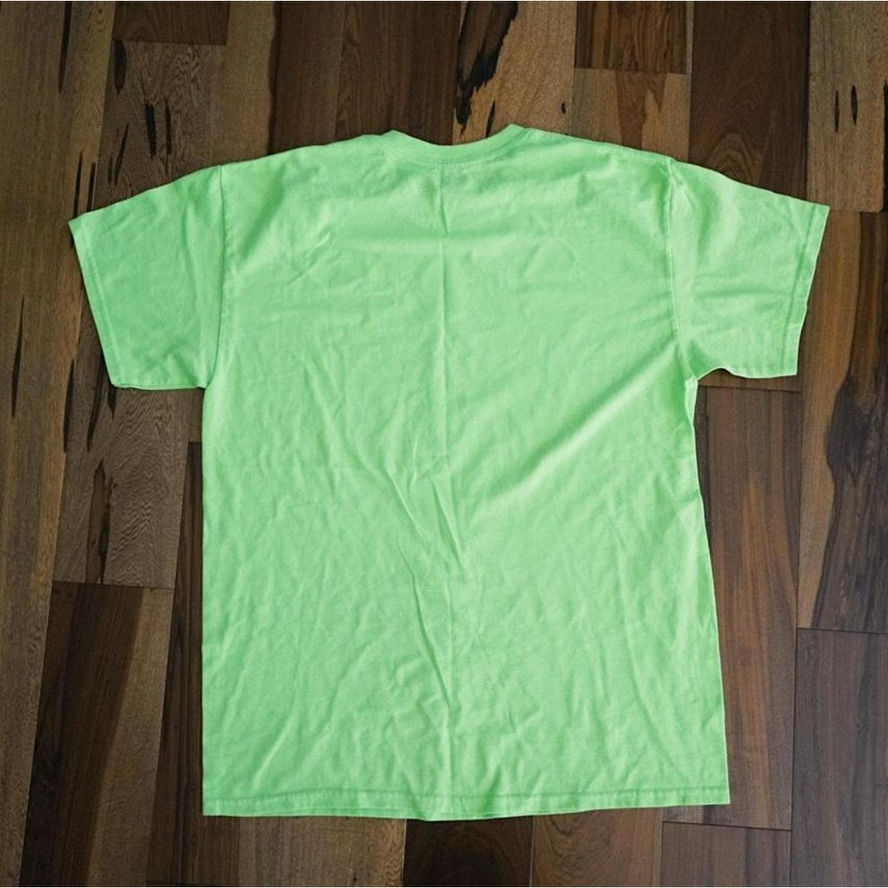 Hedonism II #resort tee in Lime green 🍋 Size Large. Screen print graphic on front. #poly - Thumbnail 3