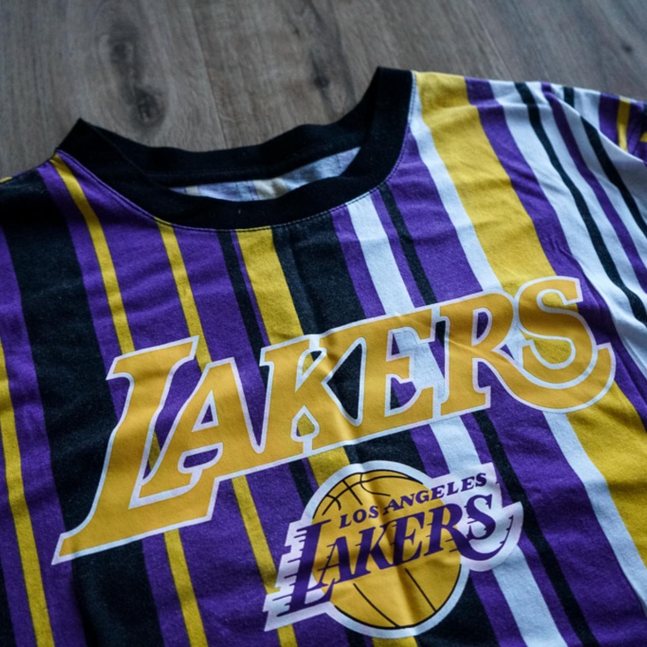 Lebron James #Lakers tee in multi-stripe. Size adult medium. #NBA 🏀 - Thumbnail 3