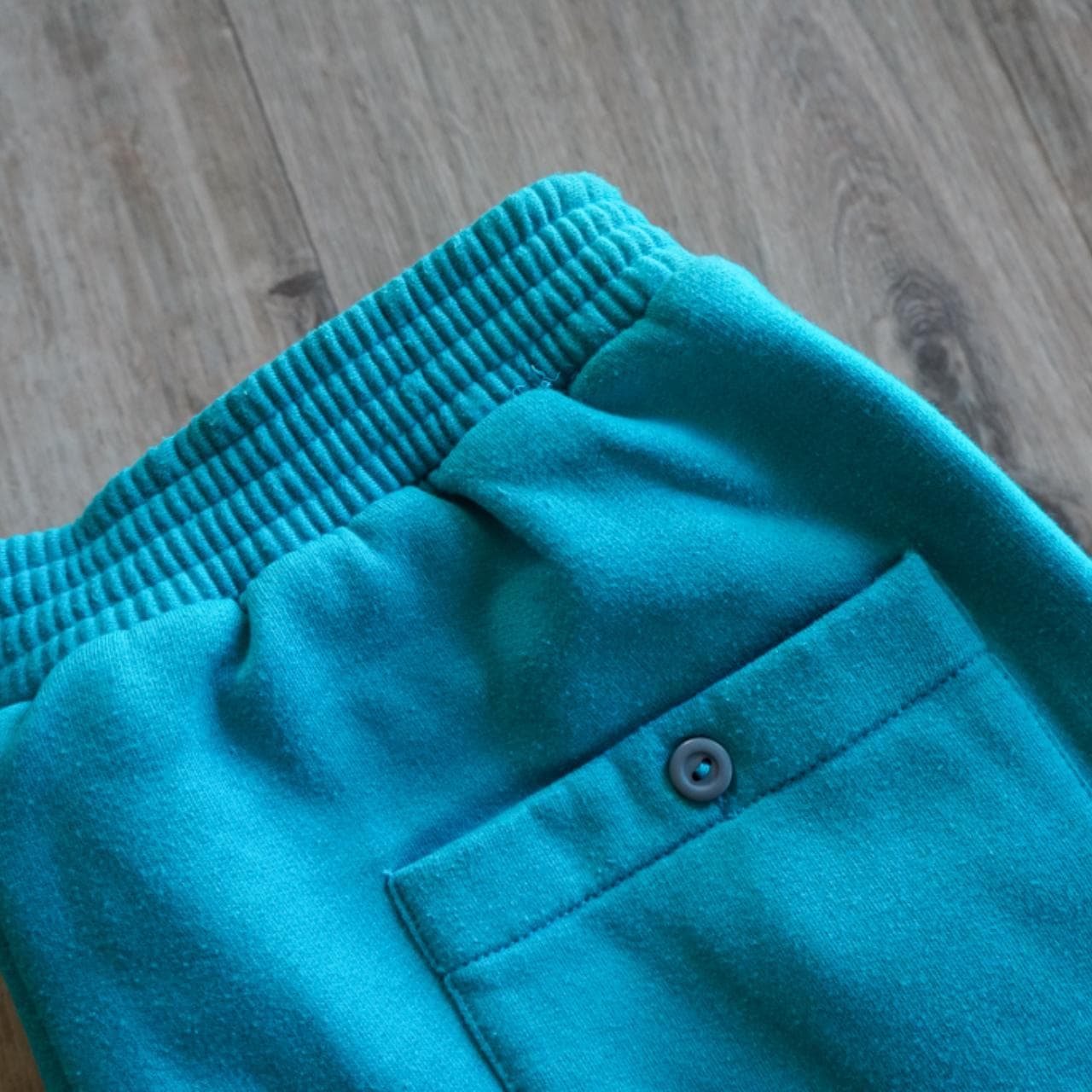 #Vintage 90s structured Claybrooke sweatpants in teal. The pants feature pockets throughout. Size adult large 🐬 - Thumbnail 3