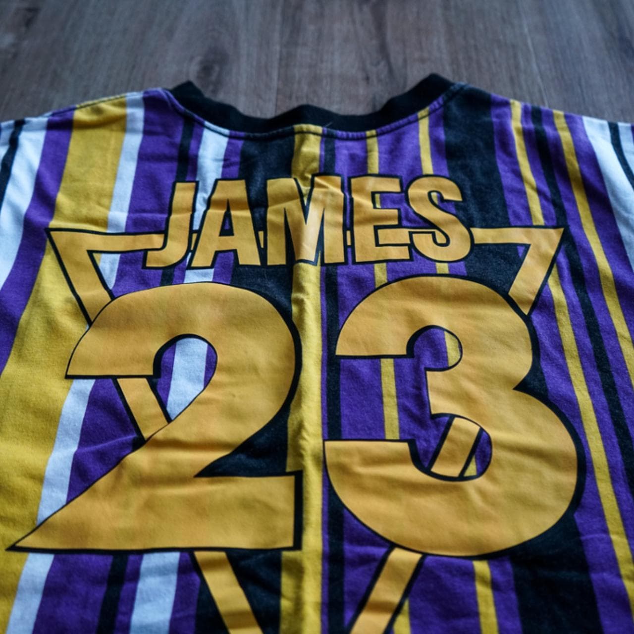 Lebron James #Lakers tee in multi-stripe. Size adult medium. #NBA 🏀 - Thumbnail 4