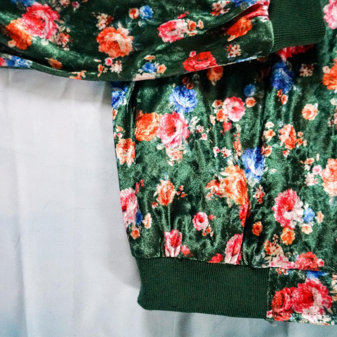 Floral crushed velvet tracksuit in forest green and multicolor. Size women's small. Flowers are pink, orange, and blue 💐 - Thumbnail 2