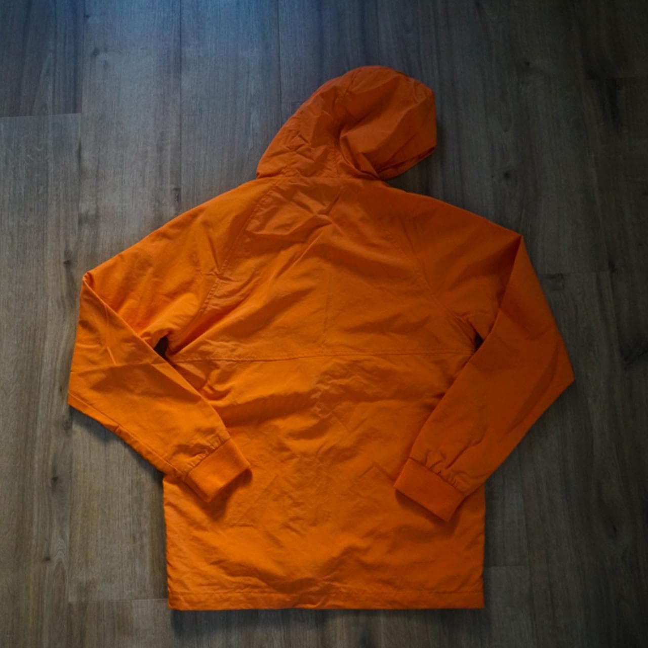 Bright #orange #anorak with silver zippers 🍊 Half-zip, front pocket, and pocket on the left sleeve. - Thumbnail 4