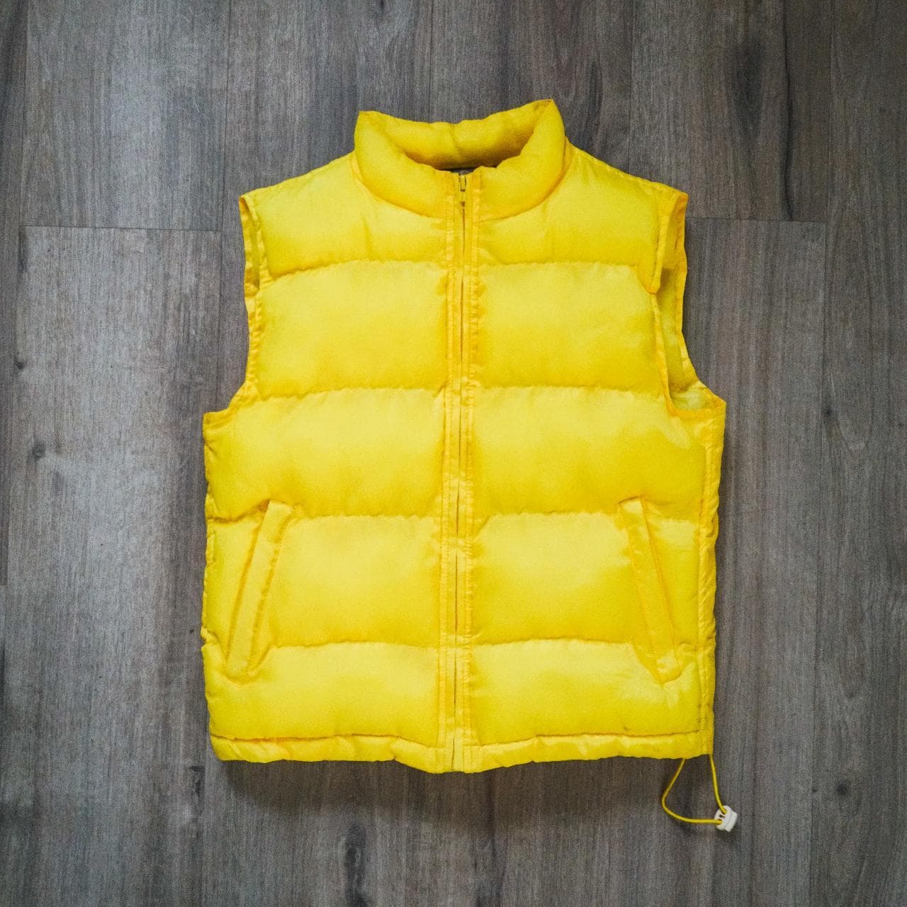 Yellow kid's puffer vest by Rue 21 in bright yellow. Kid's XL 🐥 #winter