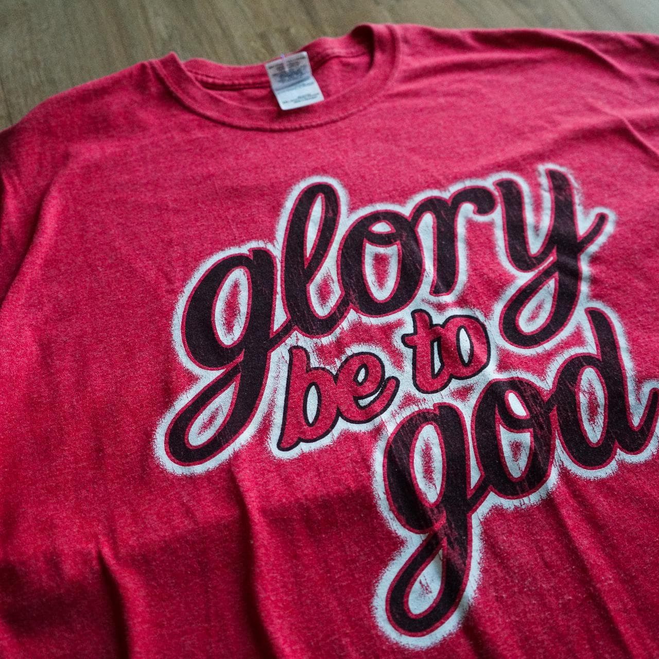 Religious "Glory Be To God" tee in heathered red 🙏 Size 2XL. - Thumbnail 2