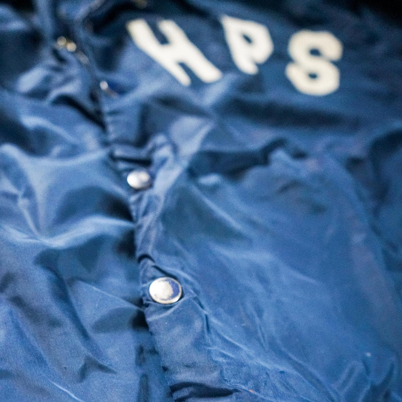 Temple Hills, #Maryland coaches jacket in Navy with HPS on front. Features vintage wear with snap closure and two front pockets. Size unknown, fits like a men's large ⚽️ - Thumbnail 3