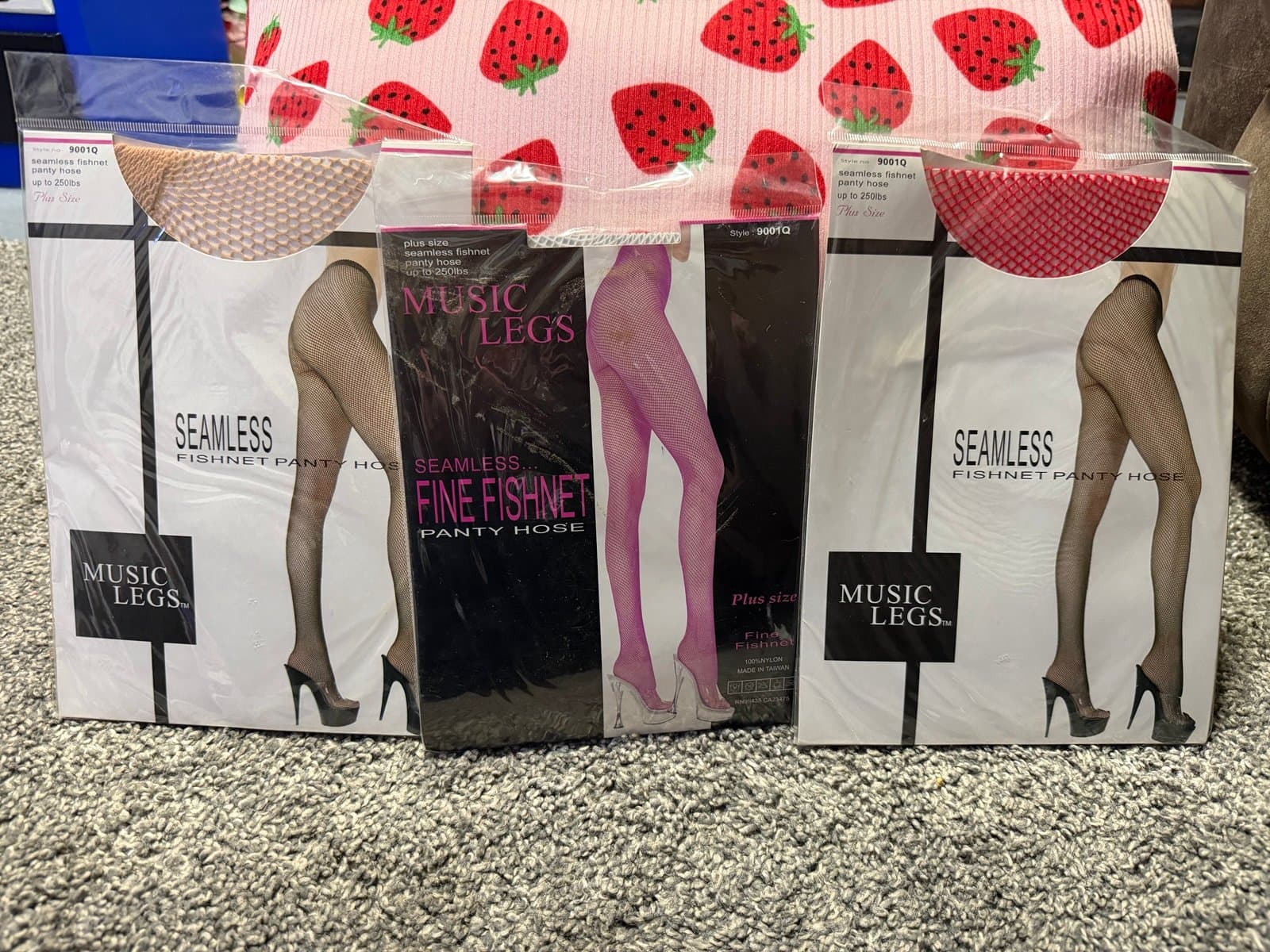 Seamless fishnet pantyhose three pairs