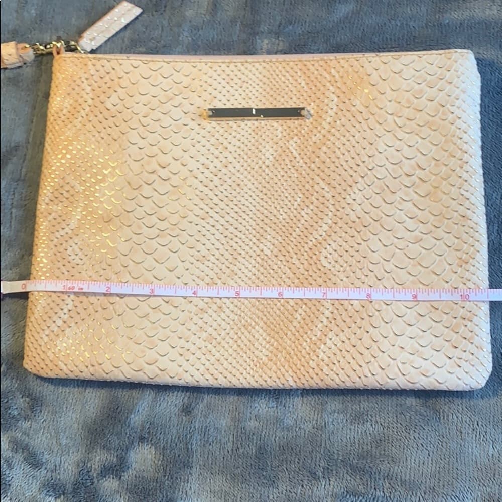 The Limited Rose Gold Metallic Clutch – Elegant Party Essential​ - Thumbnail 6