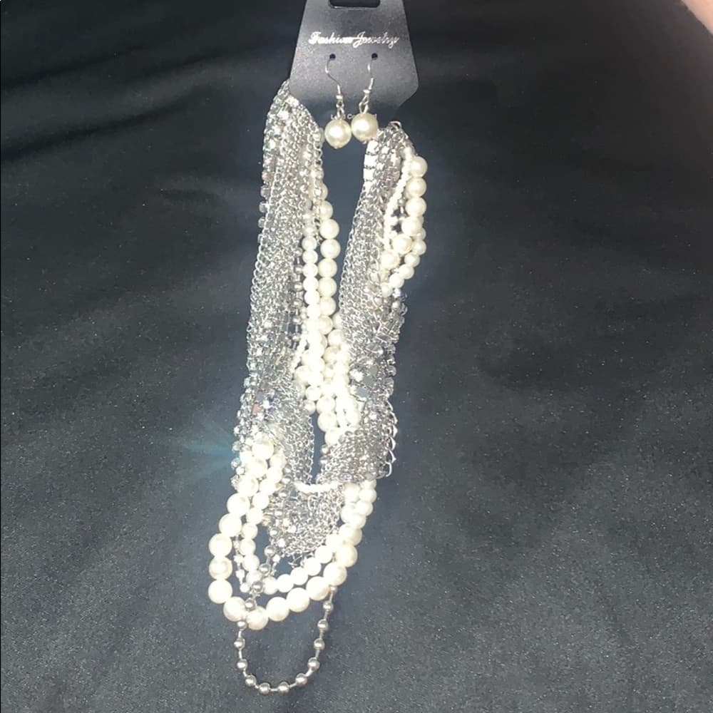 Pearly Chains necklace & Matching Earring set - Thumbnail 4