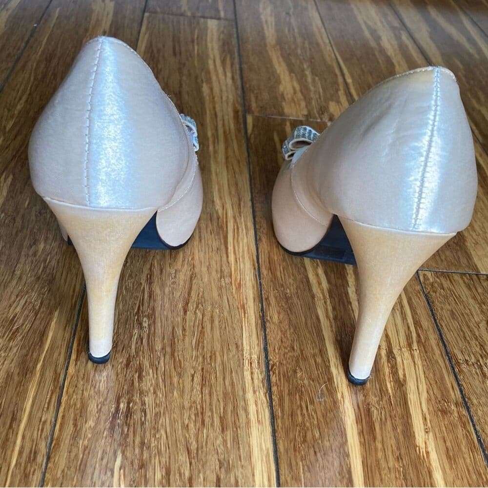 Pinup Couture Champagne Crystal Bow Heels - Thumbnail 6