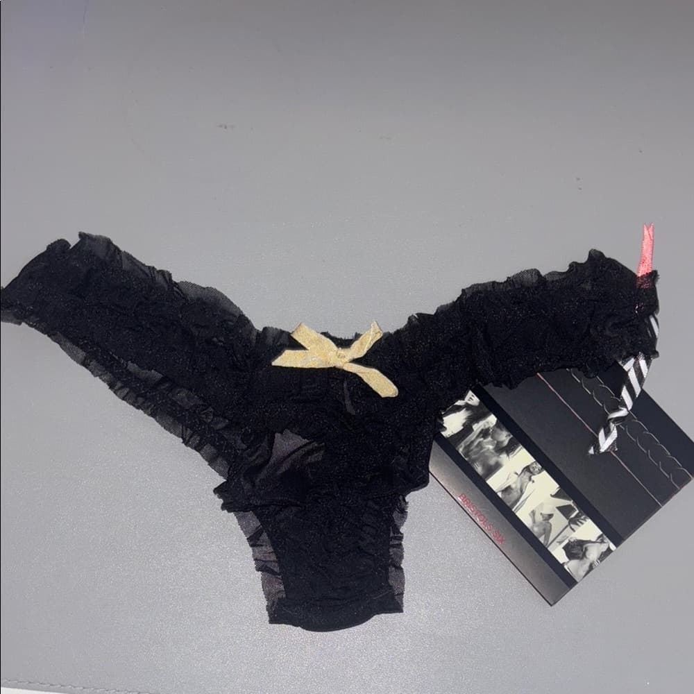 Bristol Six Gold Nippies & Black Thong Set - Thumbnail 2