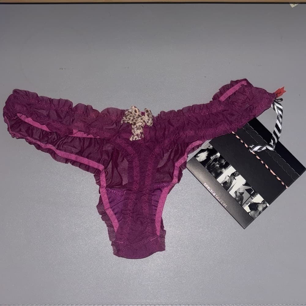 Bristol Six Berry Leopard Nippies & Thong Set - Thumbnail 5