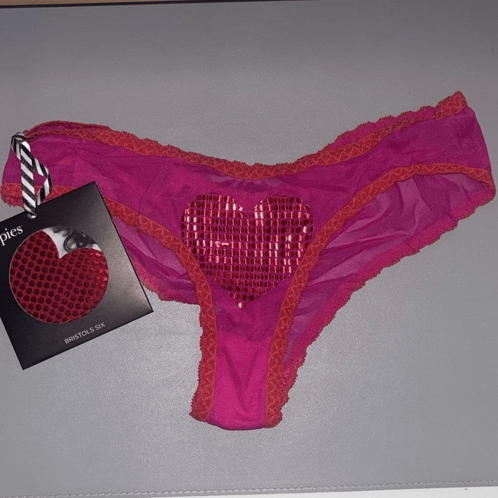 Bristols Six: Nippies Moulin Heart & Cheeky Panty Set Size: XS/S - Thumbnail 4
