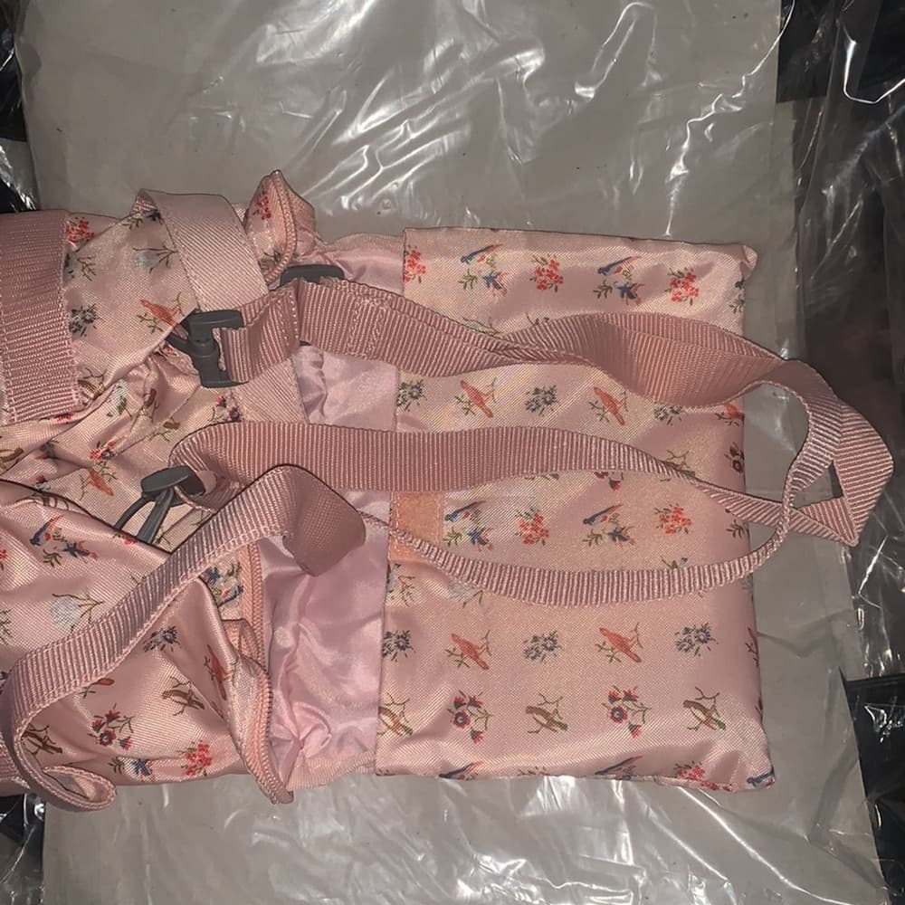 BDG Birds & Floral Convertible Duffle Gym Bag - Thumbnail 4