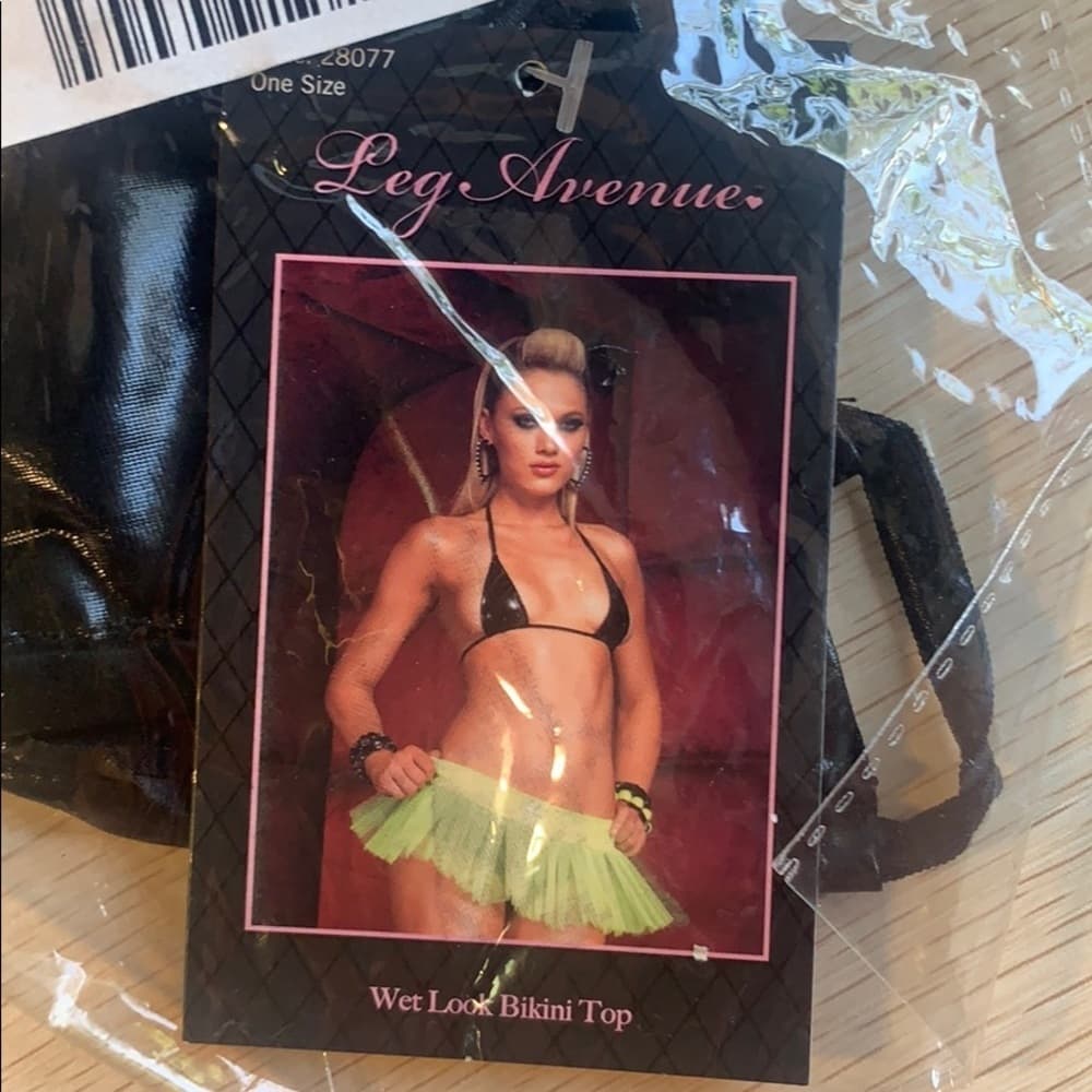 Leg Avenue: Wet Look Tiny Bikini Top One Size​ - Thumbnail 2