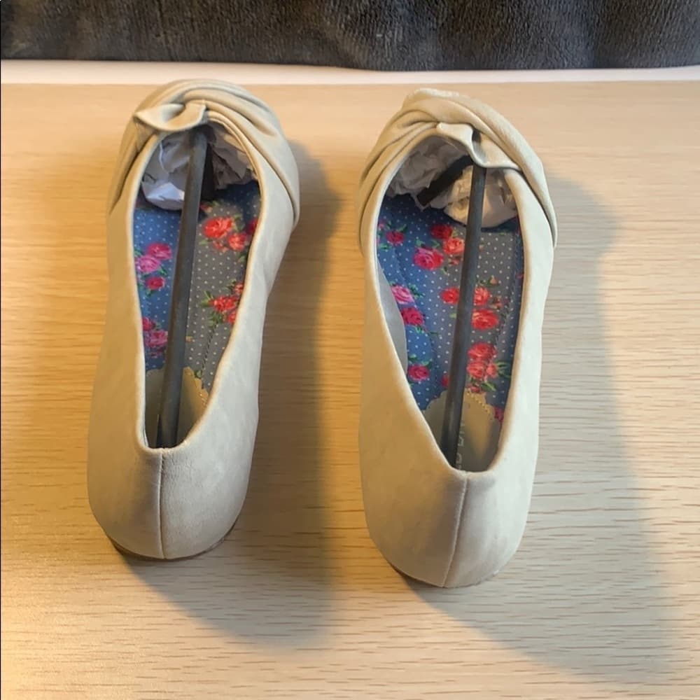 Wild Diva: Ballet Flats Beige PU Glenn-02 Size 7.5​​ - Thumbnail 2