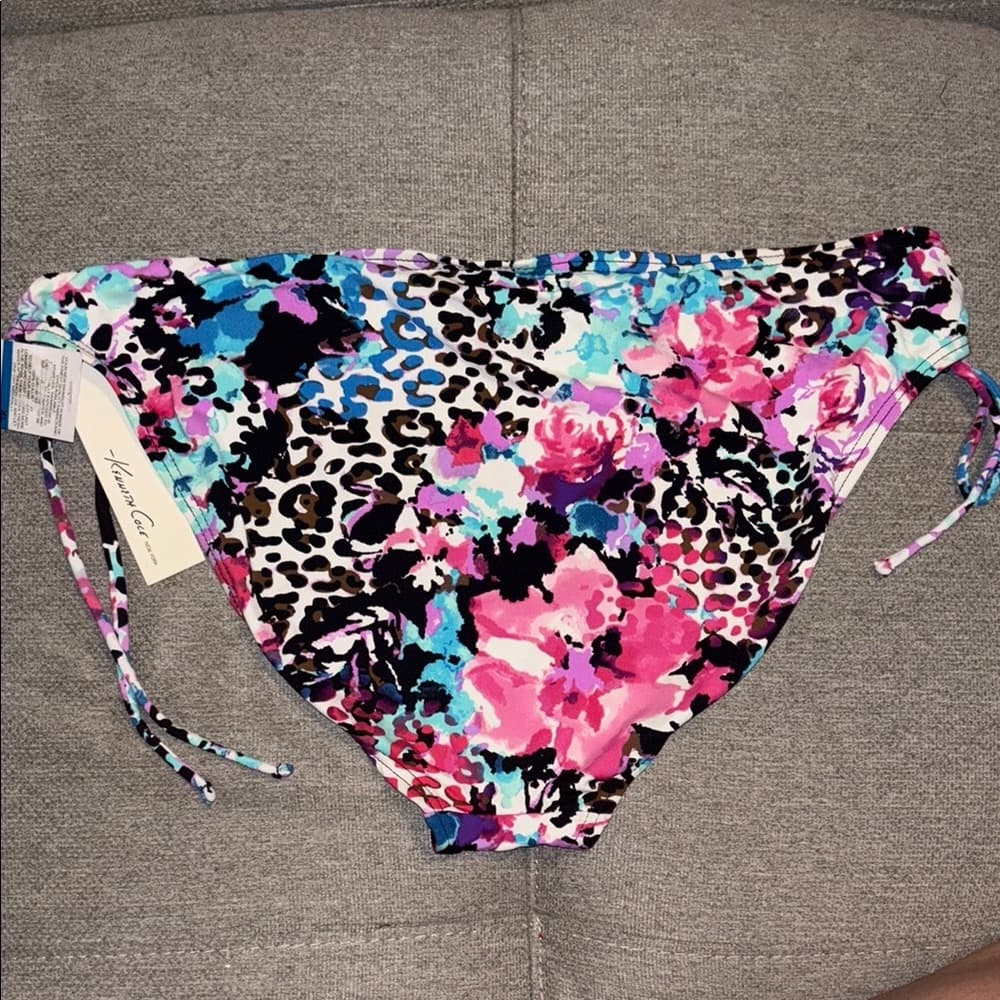 Kenneth Cole New York: Floral Bikini Bottom - Vibrant Print, Size XL - Thumbnail 2