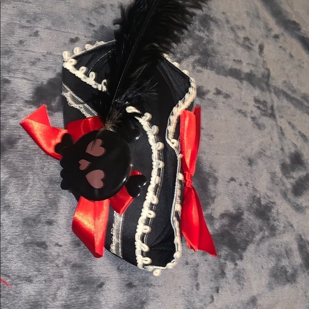 Leg Avenue Mini Skull & Feathered Pirate Hat - Thumbnail 2