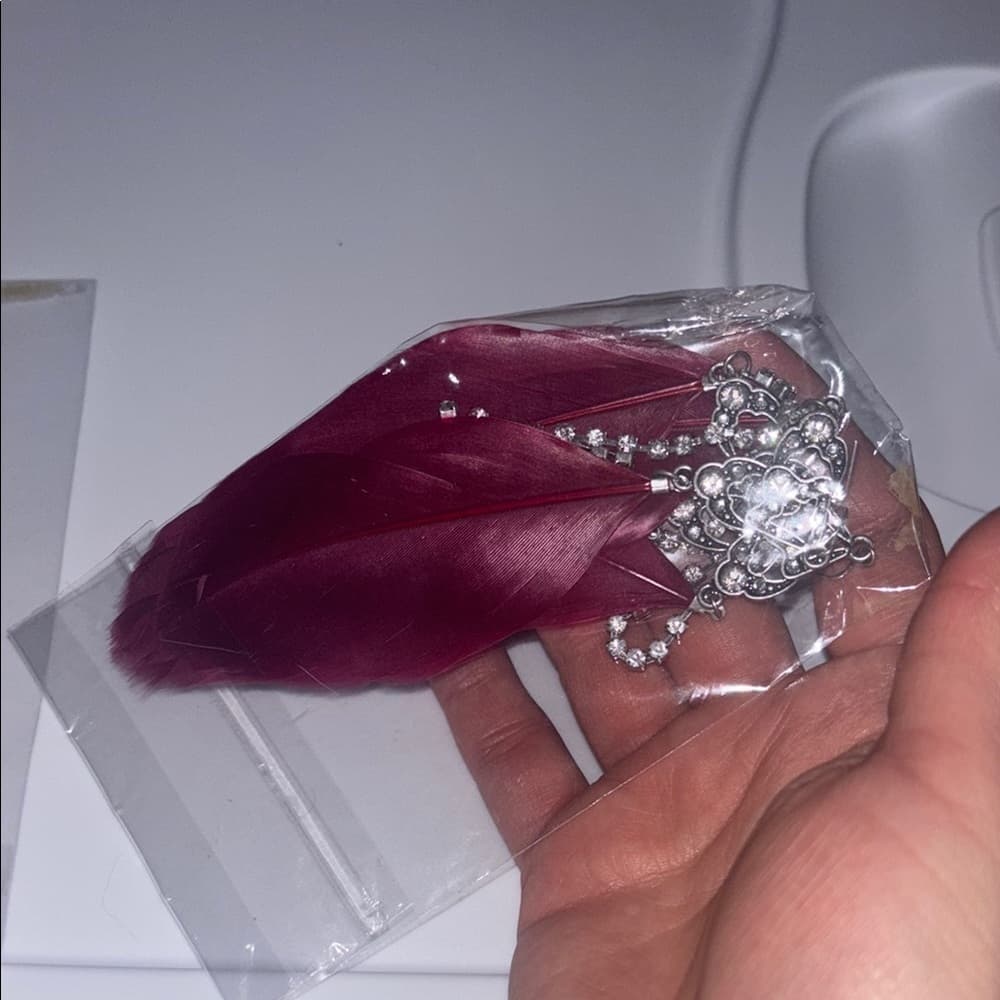 All The Rage Triple Feather Crystal Earrings​ - Thumbnail 4