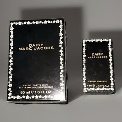 Marc Jacobs Daisy Eau de Toilette 50ml + 4ml Mini Gift Set NIB