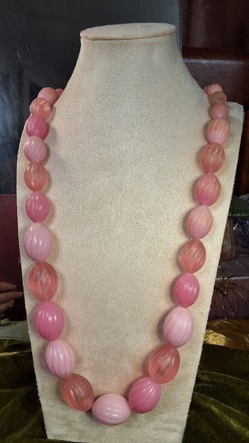 F40 Vintage Pink Lucite Melon Bead Necklace Graduated Ribbed Beads