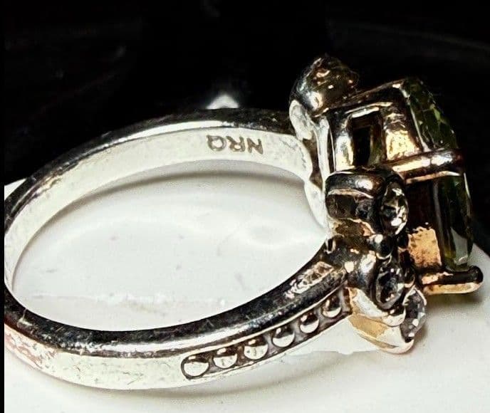 F13 - Vintage Avon "NRQ" Cocktail Ring Silver Tone Peridot Like Green Stone Sz 9 - Thumbnail 2