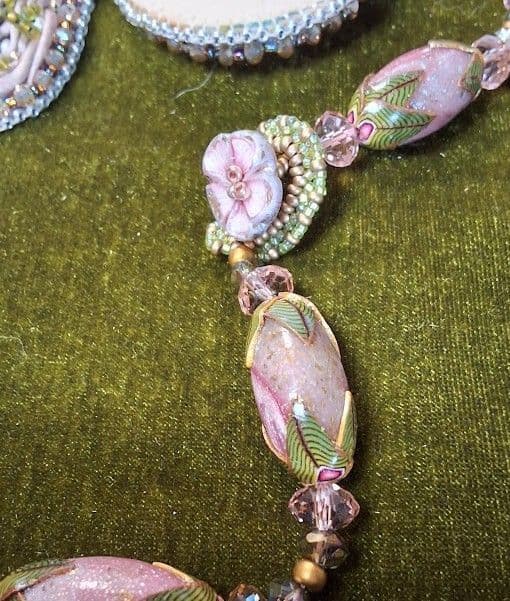 F5 - Artisan handmade Unique Victorian Inspired Big Necklace and Tear drop Earrings - Thumbnail 3