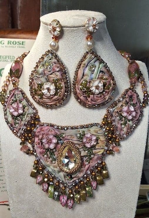F5 - Artisan handmade Unique Victorian Inspired Big Necklace and Tear drop Earrings