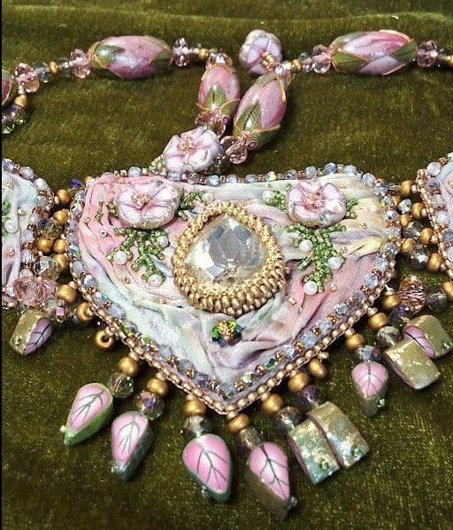 F5 - Artisan handmade Unique Victorian Inspired Big Necklace and Tear drop Earrings - Thumbnail 4