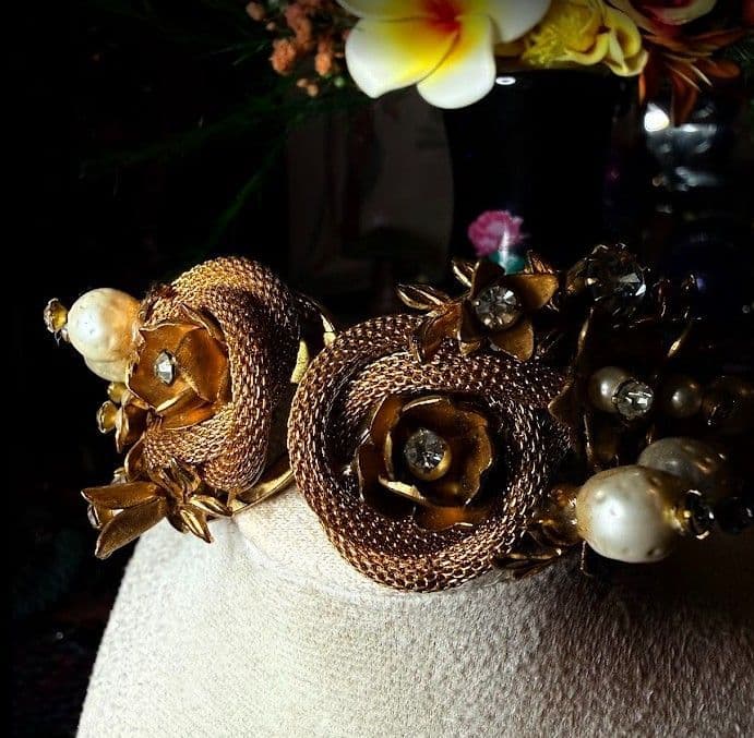 F15 - Rare Vintage Early Unsigned Miriam Haskell Faux Pearl Hinged Bangle Bracelet (Frank Hess Era, c. 1930s–1940s) - Thumbnail 2