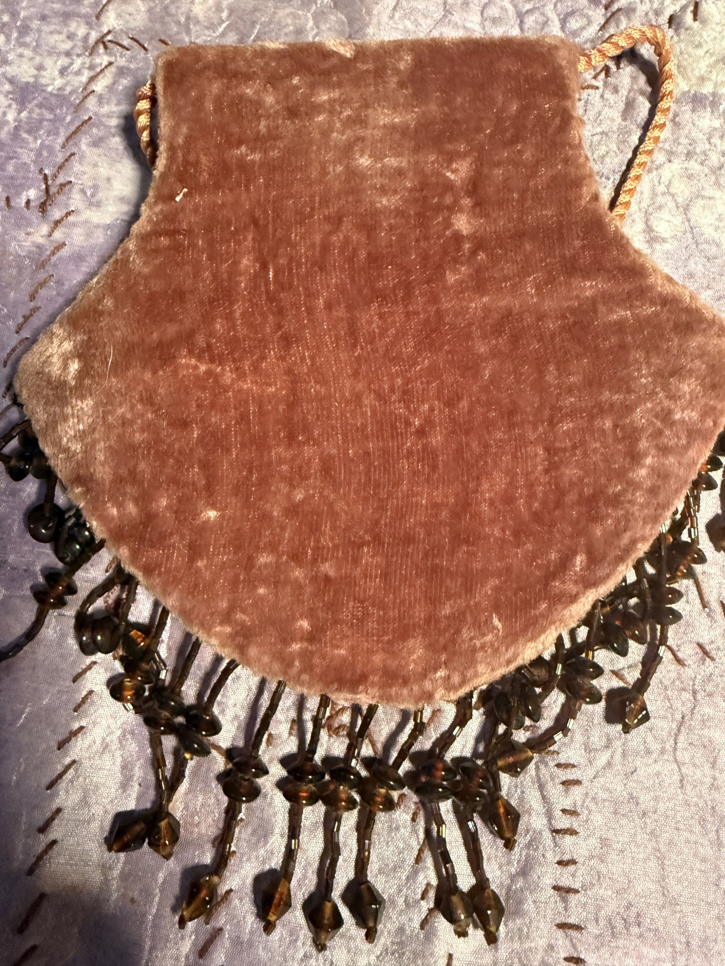 F29 - UNBRANDED VINTAGE REVIVAL Edwardian Style Dusty Rose Velvet Evening Purse - Thumbnail 2