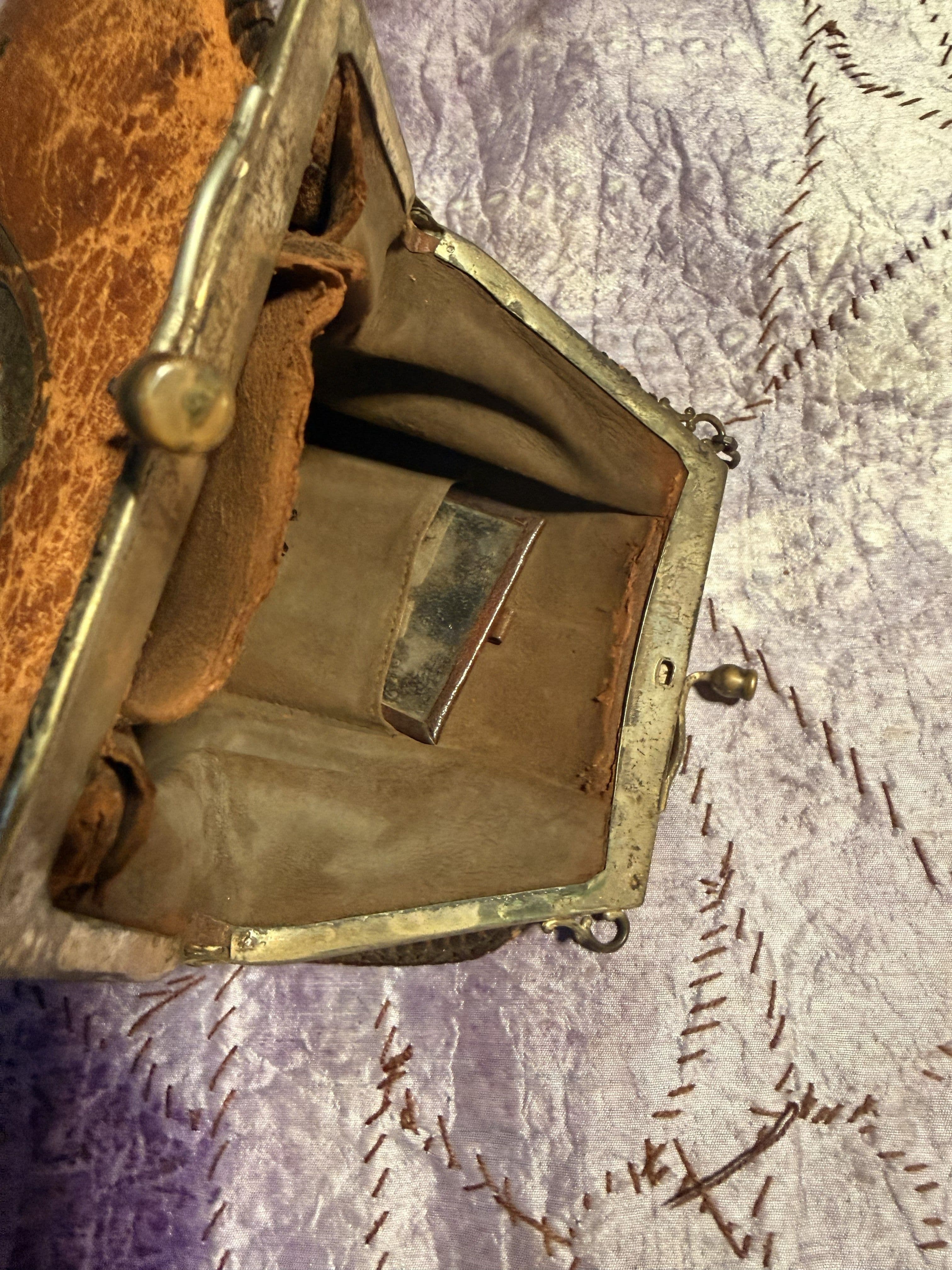 F28 - Antique 1910s Art Nouveau Hand Tooled Leather Peacock Purse w/ Original Mirror - Thumbnail 4