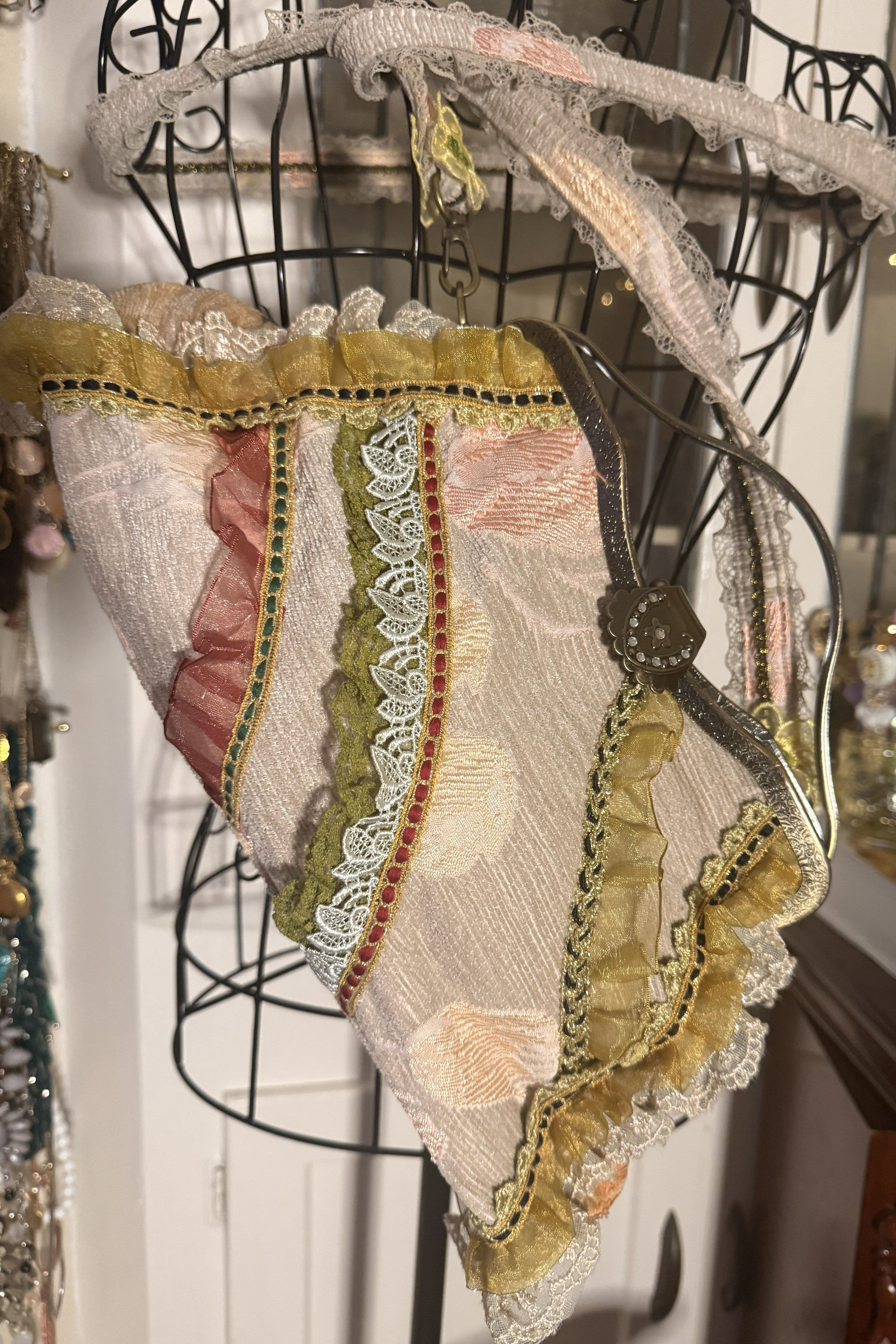 F27- Vintage Cadari London Cottagecore Patchwork Purse Lace Ruffle Floral Shabby Chic Clasp Bag